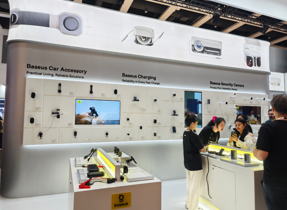 角”！安克绿联倍思IFA2025露出獠牙麻将胡了2试玩模拟器配件厂商跨场景成“主(图3)
